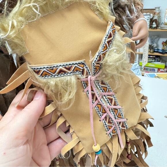 Native American Porcelain Doll Collectible WA Quinalt Indian Tribe Souvenir - Picture 5 of 13